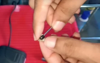 take a small piece of cloth cutting.